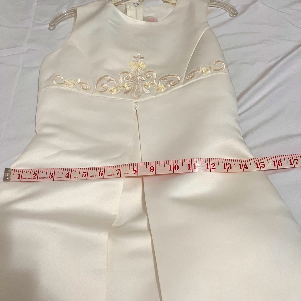 Beautiful David’s Bridals-Ivory Dress-Girl’s Size 12-Preowned-Good Condition - Picture 4 of 15